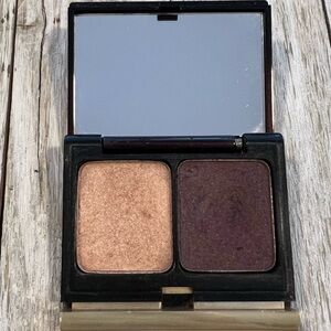 Kevyn Aucoin The Eye Shadow Duo – #205 Rose Gold / Iced Plum